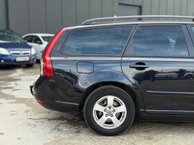 Черный Вольво В50, объемом двигателя 1.6 л и пробегом 302 тыс. км за 6290 $, фото 11 на Automoto.ua