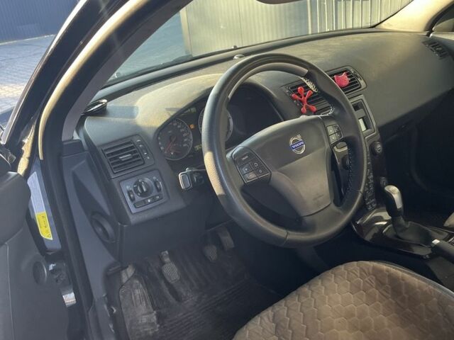 Чорний Вольво V50, об'ємом двигуна 1.6 л та пробігом 240 тис. км за 2100 $, фото 4 на Automoto.ua