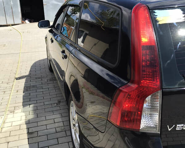 Черный Вольво В50, объемом двигателя 1.56 л и пробегом 297 тыс. км за 7100 $, фото 3 на Automoto.ua