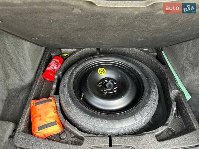 Черный Вольво В50, объемом двигателя 1.56 л и пробегом 316 тыс. км за 6000 $, фото 28 на Automoto.ua