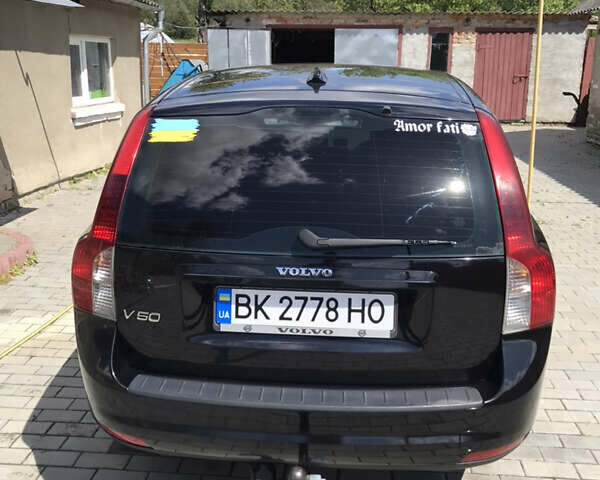 Черный Вольво В50, объемом двигателя 1.56 л и пробегом 297 тыс. км за 7100 $, фото 1 на Automoto.ua
