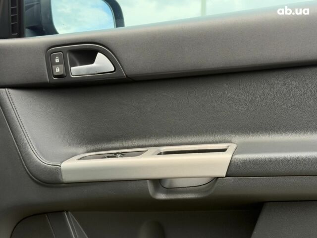 Черный Вольво В50, объемом двигателя 1.6 л и пробегом 302 тыс. км за 6290 $, фото 15 на Automoto.ua