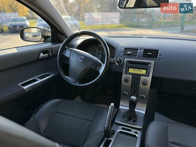 Черный Вольво В50, объемом двигателя 2 л и пробегом 290 тыс. км за 6800 $, фото 28 на Automoto.ua
