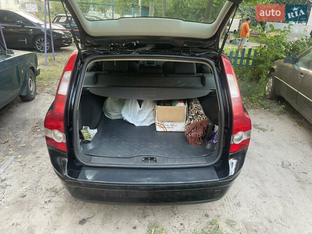 Чорний Вольво V50, об'ємом двигуна 1.56 л та пробігом 307 тис. км за 6500 $, фото 7 на Automoto.ua