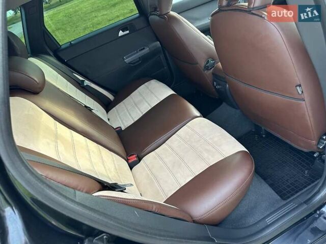 Черный Вольво В50, объемом двигателя 1.56 л и пробегом 316 тыс. км за 6000 $, фото 24 на Automoto.ua