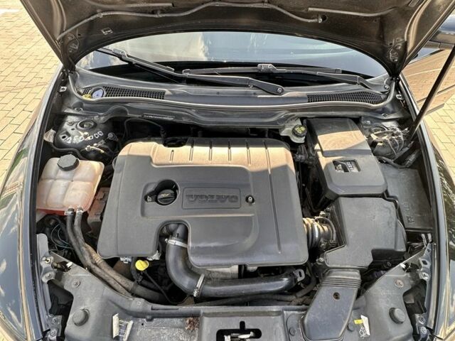 Черный Вольво В50, объемом двигателя 1.6 л и пробегом 340 тыс. км за 5400 $, фото 16 на Automoto.ua