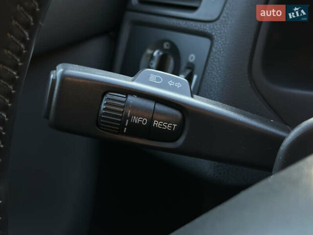 Черный Вольво В50, объемом двигателя 2 л и пробегом 290 тыс. км за 6800 $, фото 33 на Automoto.ua