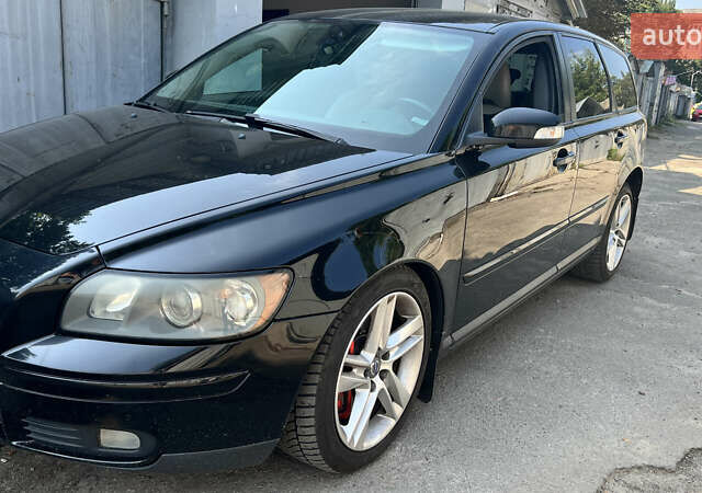 Чорний Вольво V50, об'ємом двигуна 2.4 л та пробігом 308 тис. км за 6100 $, фото 1 на Automoto.ua
