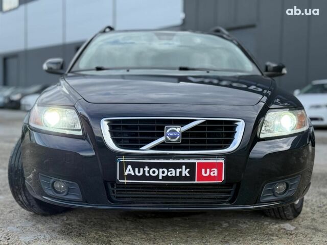 Черный Вольво В50, объемом двигателя 1.6 л и пробегом 302 тыс. км за 6290 $, фото 1 на Automoto.ua