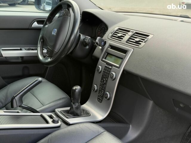 Черный Вольво В50, объемом двигателя 1.6 л и пробегом 302 тыс. км за 6290 $, фото 14 на Automoto.ua