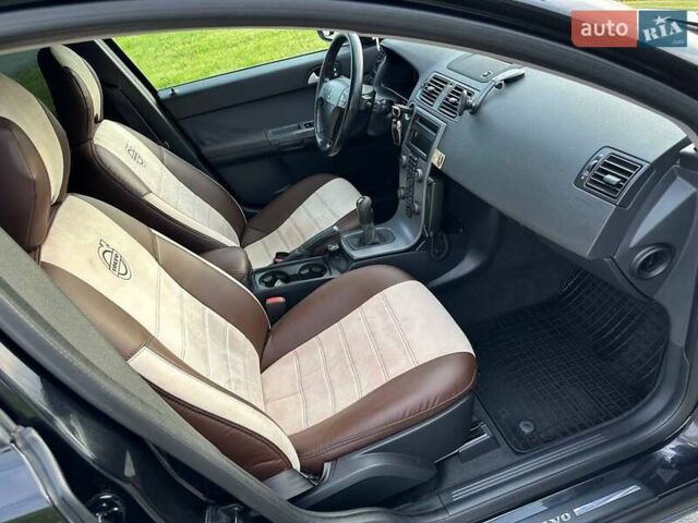 Черный Вольво В50, объемом двигателя 1.56 л и пробегом 316 тыс. км за 6000 $, фото 17 на Automoto.ua