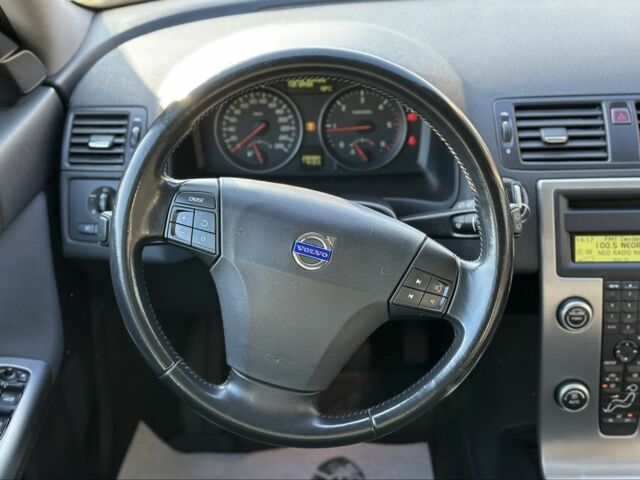 Черный Вольво В50, объемом двигателя 2 л и пробегом 290 тыс. км за 6800 $, фото 18 на Automoto.ua