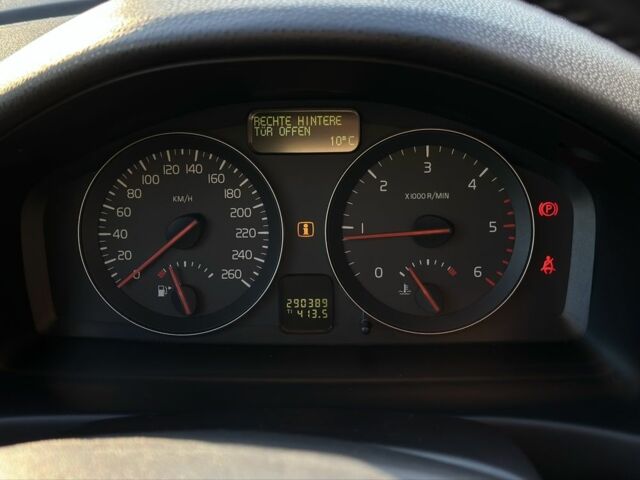 Черный Вольво В50, объемом двигателя 2 л и пробегом 290 тыс. км за 6800 $, фото 19 на Automoto.ua