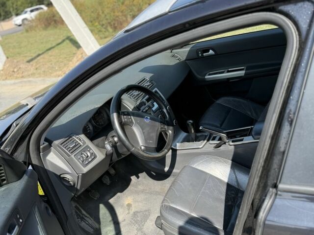 Чорний Вольво V50, об'ємом двигуна 1.6 л та пробігом 290 тис. км за 5300 $, фото 7 на Automoto.ua