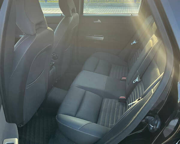 Чорний Вольво V50, об'ємом двигуна 2 л та пробігом 290 тис. км за 7000 $, фото 5 на Automoto.ua