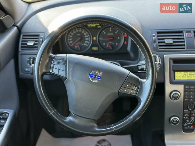 Черный Вольво В50, объемом двигателя 2 л и пробегом 290 тыс. км за 6800 $, фото 30 на Automoto.ua