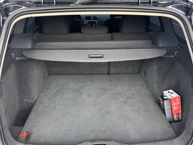 Черный Вольво В50, объемом двигателя 1.6 л и пробегом 340 тыс. км за 5400 $, фото 9 на Automoto.ua