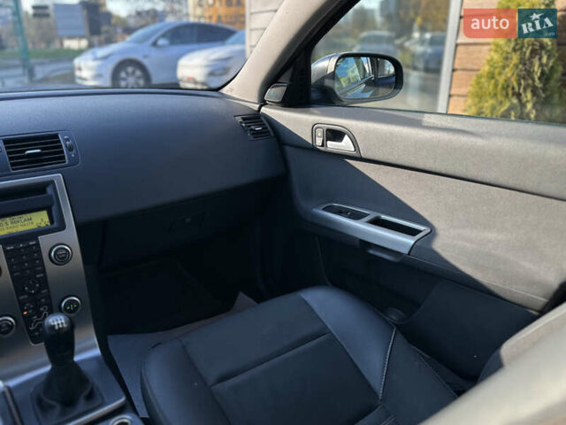 Черный Вольво В50, объемом двигателя 2 л и пробегом 290 тыс. км за 6800 $, фото 39 на Automoto.ua