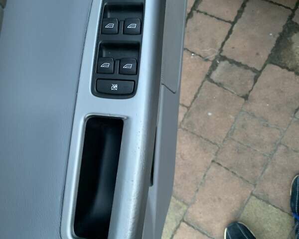 Чорний Вольво V50, об'ємом двигуна 1.6 л та пробігом 280 тис. км за 6500 $, фото 8 на Automoto.ua