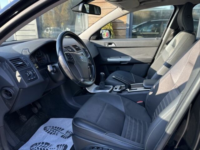 Черный Вольво В50, объемом двигателя 2 л и пробегом 290 тыс. км за 6800 $, фото 13 на Automoto.ua