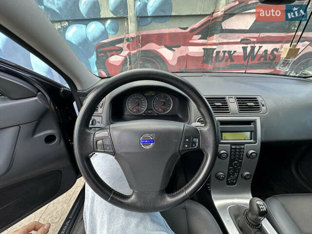 Чорний Вольво V50, об'ємом двигуна 1.6 л та пробігом 250 тис. км за 6700 $, фото 8 на Automoto.ua