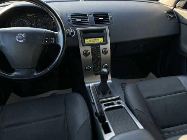 Черный Вольво В50, объемом двигателя 2 л и пробегом 290 тыс. км за 6800 $, фото 20 на Automoto.ua