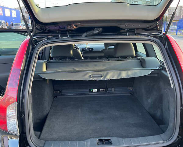 Чорний Вольво V50, об'ємом двигуна 2 л та пробігом 290 тис. км за 7000 $, фото 11 на Automoto.ua