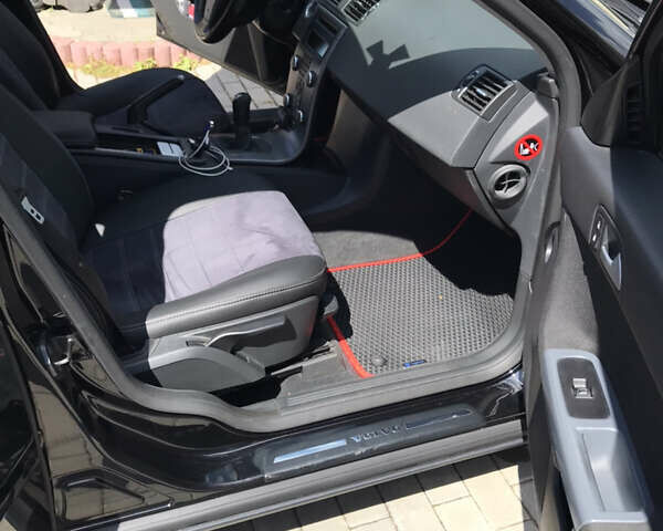 Черный Вольво В50, объемом двигателя 1.56 л и пробегом 297 тыс. км за 7100 $, фото 10 на Automoto.ua