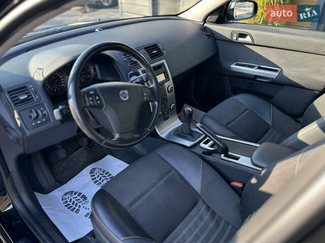 Черный Вольво В50, объемом двигателя 2 л и пробегом 290 тыс. км за 6800 $, фото 25 на Automoto.ua