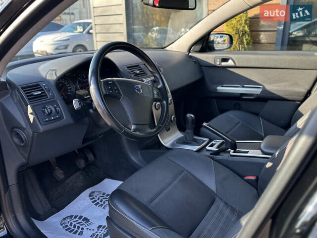 Черный Вольво В50, объемом двигателя 2 л и пробегом 290 тыс. км за 6800 $, фото 24 на Automoto.ua