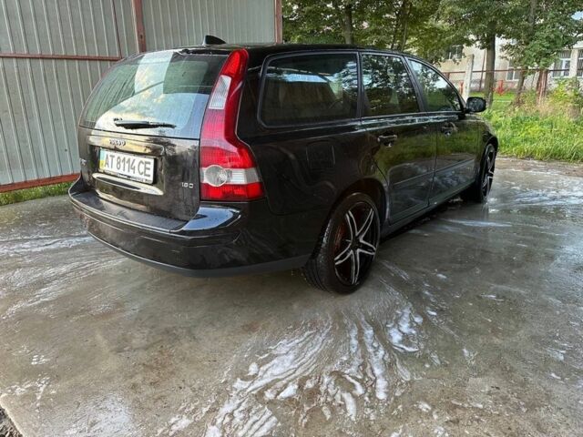 Черный Вольво В50, объемом двигателя 1.6 л и пробегом 222 тыс. км за 2100 $, фото 4 на Automoto.ua