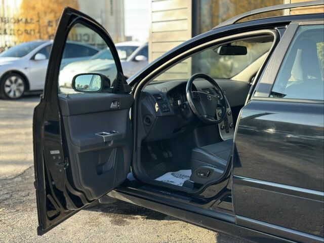 Черный Вольво В50, объемом двигателя 2 л и пробегом 290 тыс. км за 6800 $, фото 9 на Automoto.ua