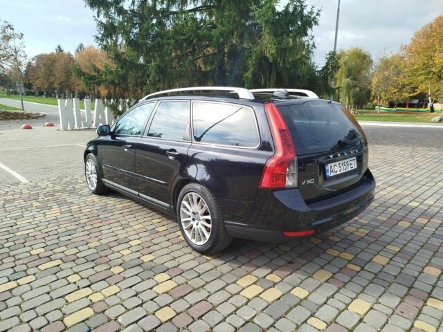 Черный Вольво В50, объемом двигателя 1.6 л и пробегом 260 тыс. км за 5500 $, фото 6 на Automoto.ua