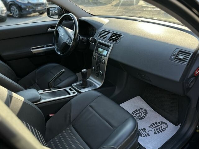 Черный Вольво В50, объемом двигателя 2 л и пробегом 290 тыс. км за 6800 $, фото 15 на Automoto.ua