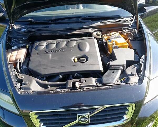 Чорний Вольво V50, об'ємом двигуна 2 л та пробігом 235 тис. км за 7099 $, фото 1 на Automoto.ua