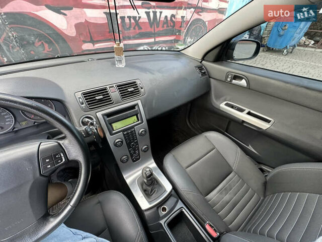 Чорний Вольво V50, об'ємом двигуна 1.6 л та пробігом 250 тис. км за 6500 $, фото 9 на Automoto.ua