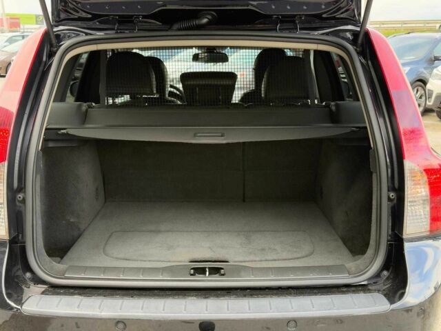 Черный Вольво В50, объемом двигателя 1.6 л и пробегом 302 тыс. км за 6290 $, фото 17 на Automoto.ua