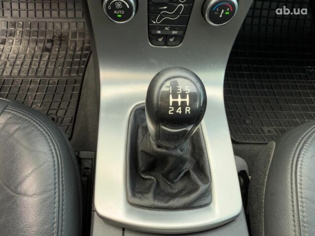 Черный Вольво В50, объемом двигателя 1.6 л и пробегом 302 тыс. км за 6290 $, фото 25 на Automoto.ua