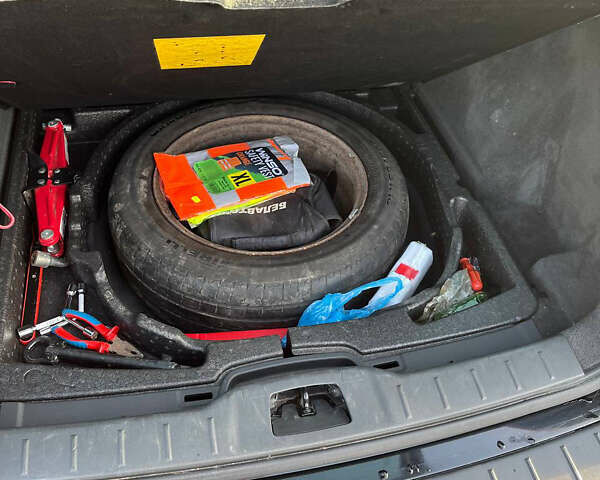 Чорний Вольво V50, об'ємом двигуна 2 л та пробігом 290 тис. км за 7000 $, фото 13 на Automoto.ua