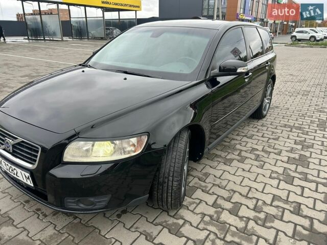 Черный Вольво В50, объемом двигателя 1.56 л и пробегом 293 тыс. км за 5700 $, фото 4 на Automoto.ua