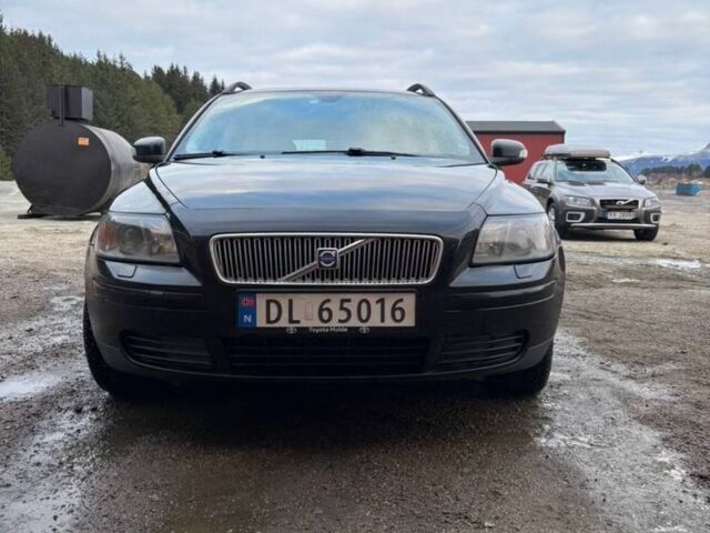 Черный Вольво В50, объемом двигателя 0 л и пробегом 255 тыс. км за 3800 $, фото 1 на Automoto.ua