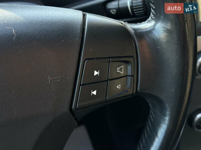 Черный Вольво В50, объемом двигателя 2 л и пробегом 290 тыс. км за 6800 $, фото 32 на Automoto.ua