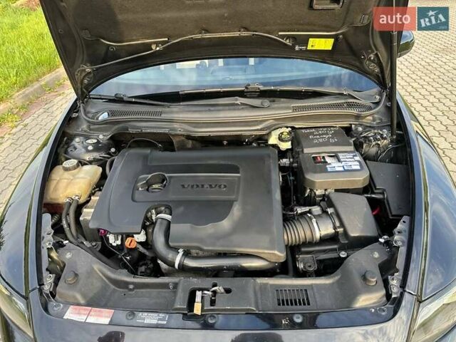 Черный Вольво В50, объемом двигателя 1.56 л и пробегом 316 тыс. км за 6000 $, фото 30 на Automoto.ua