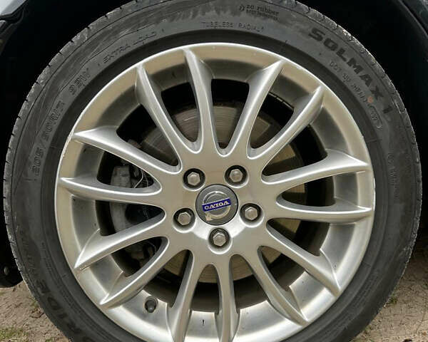 Чорний Вольво V50, об'ємом двигуна 2 л та пробігом 342 тис. км за 7000 $, фото 2 на Automoto.ua