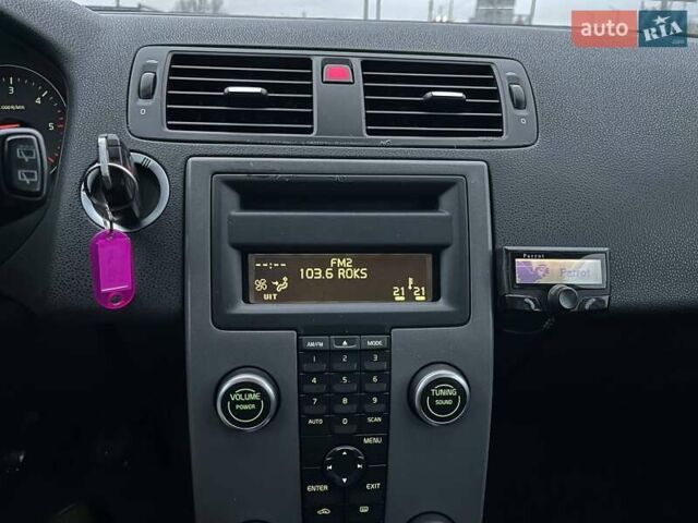 Черный Вольво В50, объемом двигателя 1.56 л и пробегом 292 тыс. км за 5490 $, фото 17 на Automoto.ua