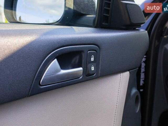 Черный Вольво В50, объемом двигателя 2 л и пробегом 282 тыс. км за 7932 $, фото 16 на Automoto.ua