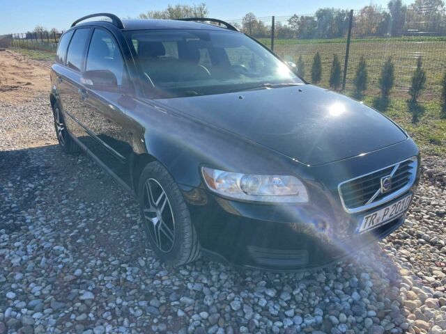 Черный Вольво В50, объемом двигателя 2 л и пробегом 215 тыс. км за 2967 $, фото 3 на Automoto.ua
