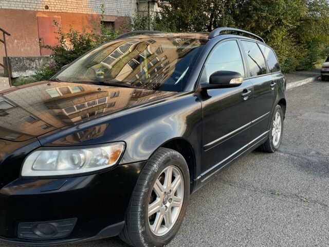 Черный Вольво В50, объемом двигателя 1.6 л и пробегом 135 тыс. км за 6600 $, фото 3 на Automoto.ua