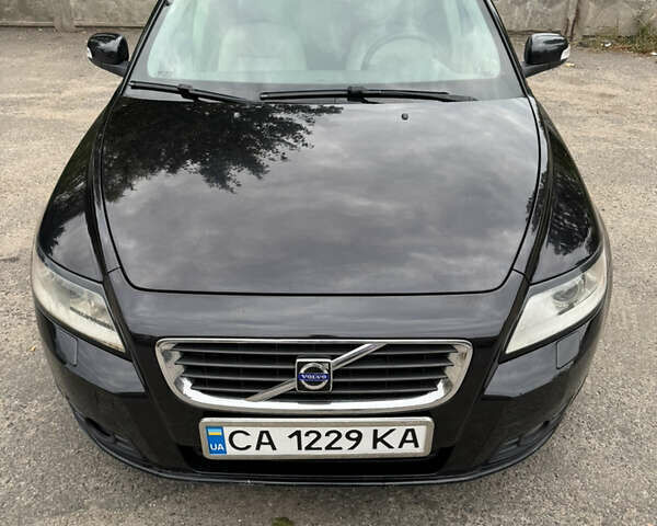 Черный Вольво В50, объемом двигателя 2 л и пробегом 315 тыс. км за 6900 $, фото 1 на Automoto.ua