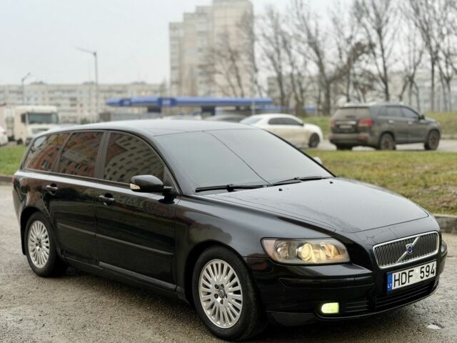 Черный Вольво В50, объемом двигателя 0 л и пробегом 250 тыс. км за 3000 $, фото 2 на Automoto.ua